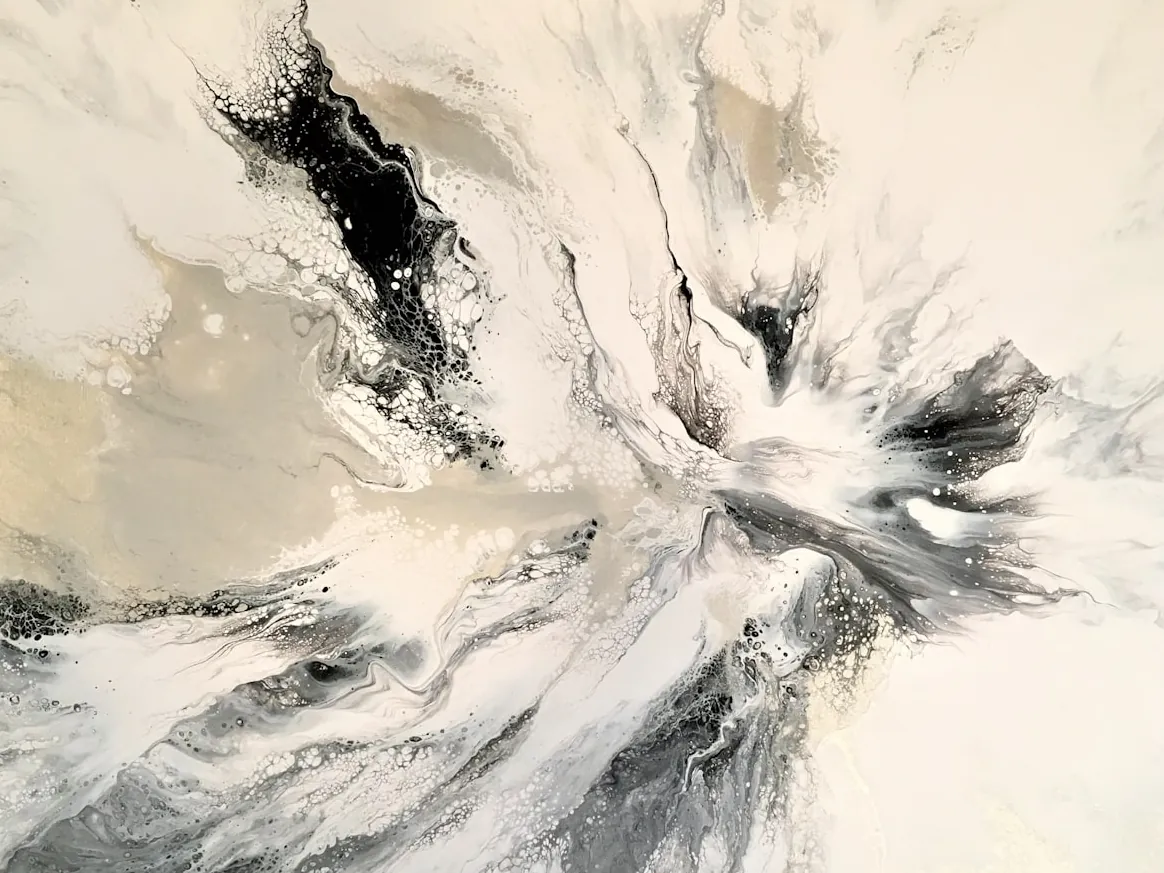 Esclat blanc, d'Ingrid Bosch: acrílic i pols de marbre vessats sobre tela, 120 × 160 cm